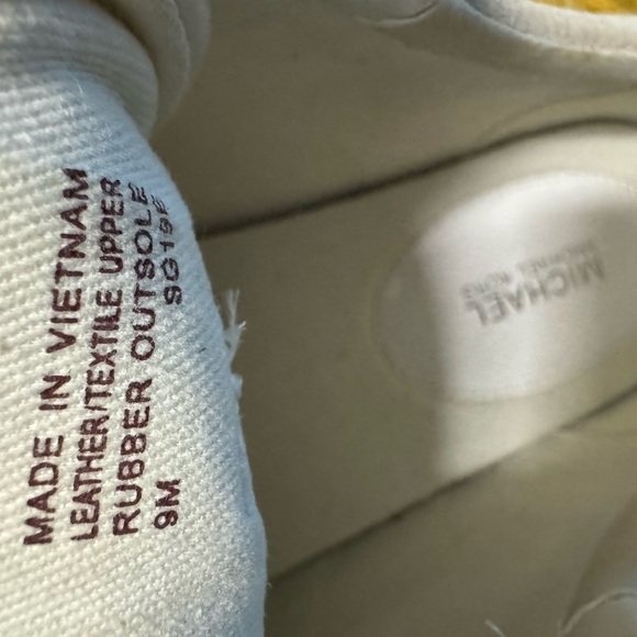 Michael Kors white sneakers - Picture 7 of 9